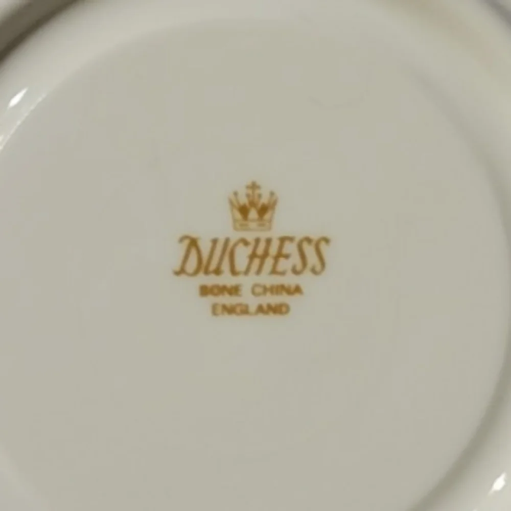 Vtg DUCHESS MARYLAND 🇬🇧 England Bone China Tea Cup Saucer Floral